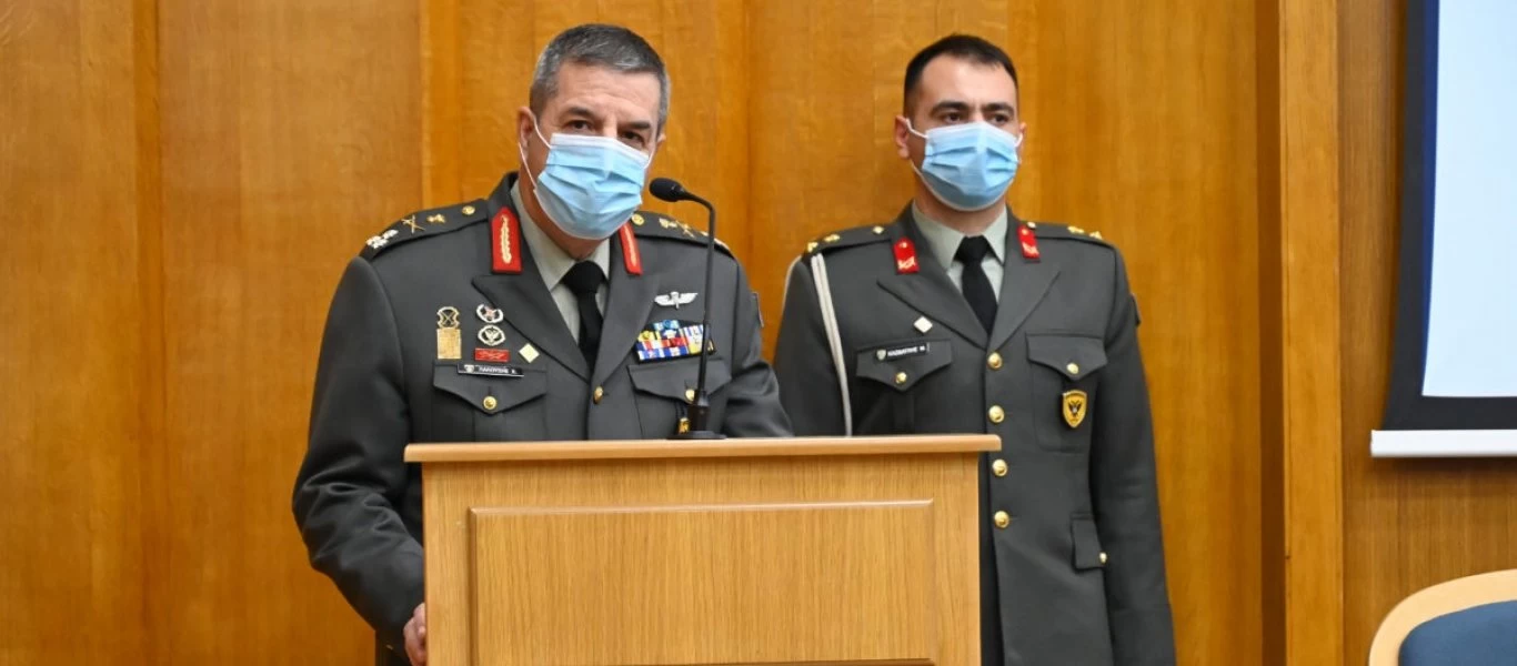 Α/ΓΕΣ Αντιστράτηγος Χ.Λαλούσης: Έδωσε το «παρών» στην τελετή αποφοίτησης Αξιωματικών της ΣΤΕΑΜΧ (φώτο)